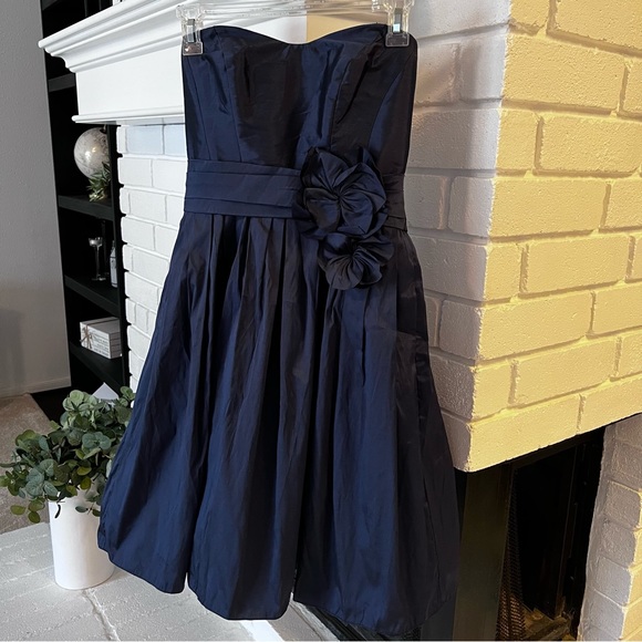 Priscilla of Boston Dress • Size 2 - Picture 3 of 4